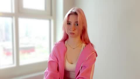 Emi and Ohpi online show from April 28, 2026, 8:41 am