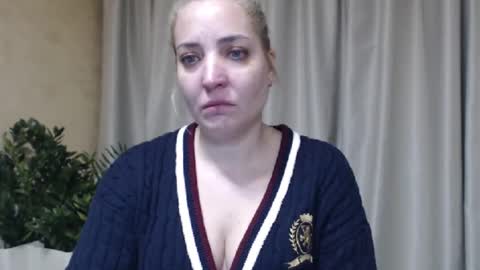 Snapshot of ohsweetmari chatting on January 15, 2026, 11:41 pm Mari online show from January 15, 2026, 11:41 pm