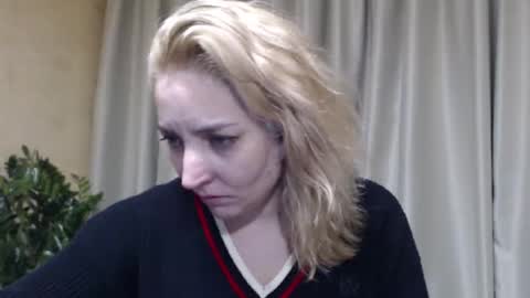 Snapshot of ohsweetmari chatting on February 18, 2026, 2:13 pm Mari online show from February 18, 2026, 2:13 pm