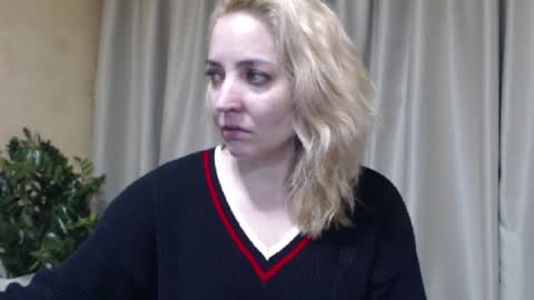 Snapshot of ohsweetmari chatting on February 19, 2026, 2:18 am Mari online show from February 19, 2026, 2:18 am