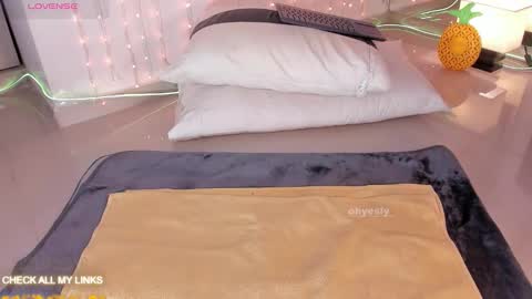 ohyesly_ online show from January 19, 2026, 10:08 am