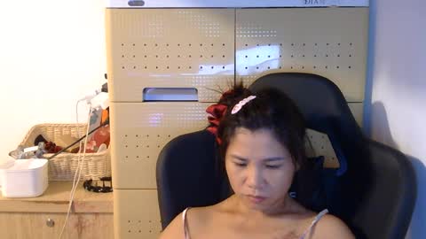 oinjer09 online show from June 8, 2026, 1:55 pm