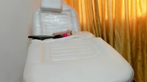 Snapshot of olaia_ chatting on March 12, 2025, 3:07 pm Olaia online show from March 12, 2025, 3:07 pm