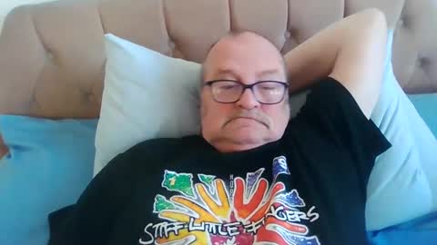 old_fkr online show from January 8, 2025, 10:37 am