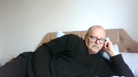 old_fkrr_ online show from October 9, 2025, 10:02 am