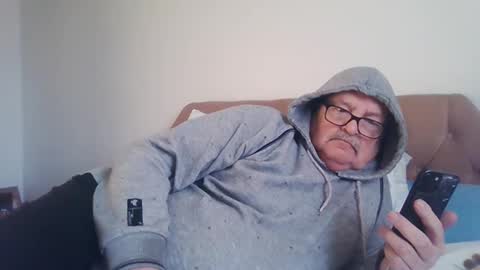 old_fkrr_ online show from November 24, 2025, 12:38 pm