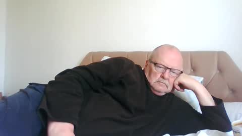 old_fkrr_ online show from June 4, 2026, 10:32 am