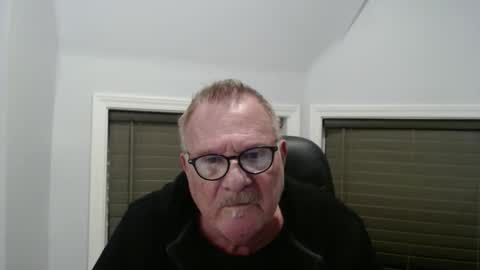 oldguybigd online show from May 5, 2026, 4:09 am