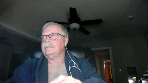 Snapshot of oldlakeguy chatting on February 20, 2025, 4:28 am OldLakeGuy online show from February 20, 2025, 4:28 am