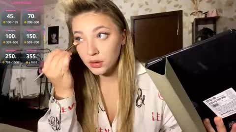 Kem online show from November 16, 2025, 3:17 pm