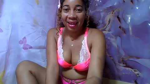 olinaa online show from June 6, 2026, 5:39 pm