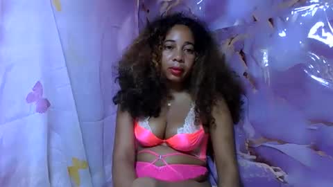 olinaa online show from June 8, 2026, 1:28 am