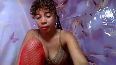olinaa online show from June 10, 2026, 7:07 am