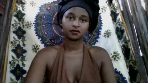 olinah610 online show from April 9, 2026, 7:25 am