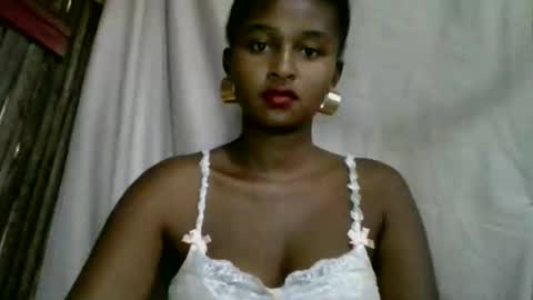 olinah610 online show from April 16, 2026, 6:36 am