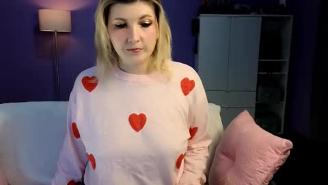 OliSunny Olivia online show from February 18, 2026, 6:37 pm