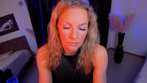 oliva_candy online show from January 28, 2025, 3:15 am