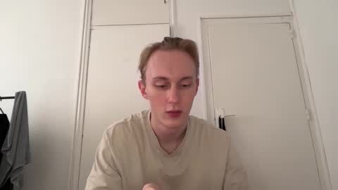 Snapshot of oliver_and_thomas chatting on November 9, 2025, 1:31 pm Oliver and Thomas online show from November 9, 2025, 1:31 pm
