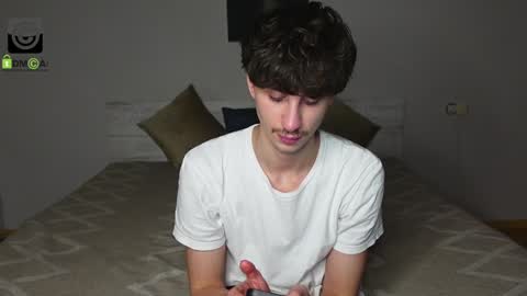 Snapshot of oliver_baker chatting on December 2, 2024, 4:09 pm Oliver  Kaen online show from December 2, 2024, 4:09 pm