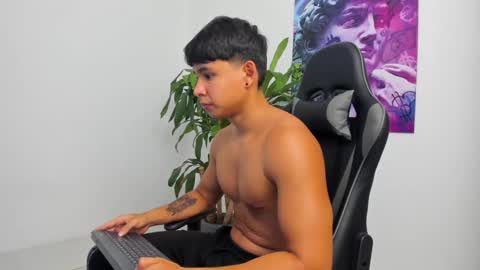 Oliver bray online show from December 4, 2024, 1:14 am