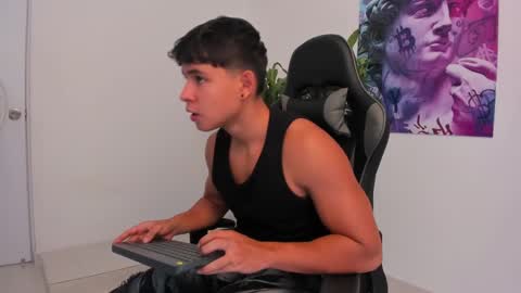 Oliver bray online show from December 16, 2024, 5:00 pm