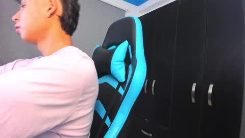 Oliver bray online show from October 21, 2025, 11:38 pm