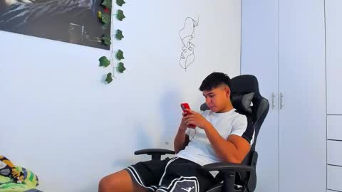 Oliver bray online show from December 16, 2025, 6:24 pm