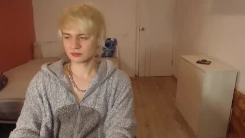 Snapshot of oliver_sweet_ chatting on January 17, 2026, 1:54 am Oliver online show from January 17, 2026, 1:54 am