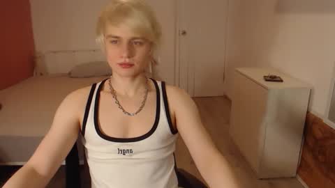 Snapshot of oliver_sweet_ chatting on February 5, 2026, 2:05 am Oliver online show from February 5, 2026, 2:05 am