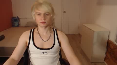 Snapshot of oliver_sweet_ chatting on February 27, 2026, 1:27 am Oliver online show from February 27, 2026, 1:27 am