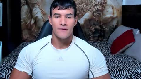 oliver_tommy online show from November 4, 2025, 1:05 am