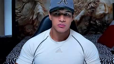 oliver_tommy online show from November 26, 2025, 12:50 pm