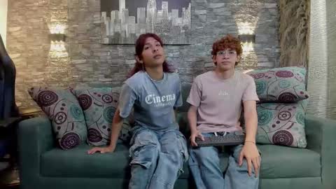 Oliver and Thiago online show from January 6, 2026, 1:04 pm