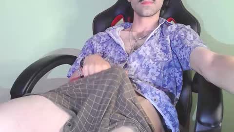 Oliver online show from January 17, 2026, 7:39 pm