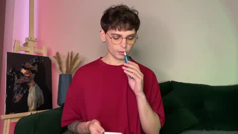 Snapshot of oliverlawrence chatting on June 5, 2026, 4:35 pm oliverlawrence online show from June 5, 2026, 4:35 pm