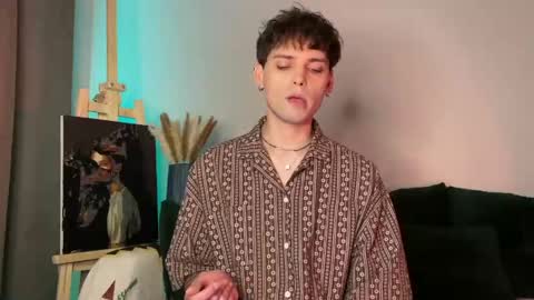 Snapshot of oliverlawrence chatting on June 8, 2026, 5:13 pm oliverlawrence online show from June 8, 2026, 5:13 pm