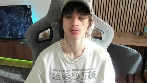 oliverrgroove online show from April 10, 2026, 7:24 am