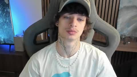 oliverrgroove online show from April 25, 2026, 10:18 am