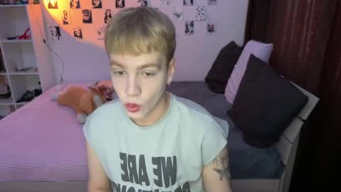 oliver online show from September 25, 2025, 9:46 am