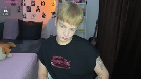 oliver online show from October 16, 2025, 2:07 pm