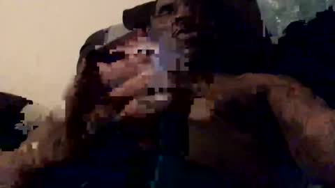 Snapshot of olivertwist1273 chatting on February 25, 2025, 6:14 am olivertwist1273 online show from February 25, 2025, 6:14 am