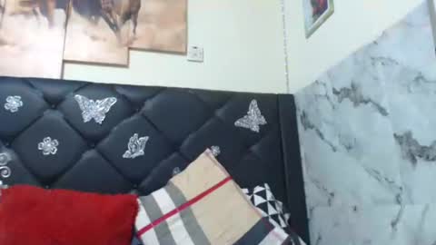 Olivia online show from February 2, 2025, 12:46 pm