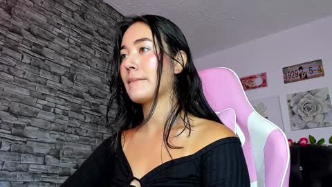Snapshot of olivia22love chatting on January 13, 2025, 1:17 pm ..................................... 500 am- 1200 pm GMT-5 online show from January 13, 2025, 1:17 pm
