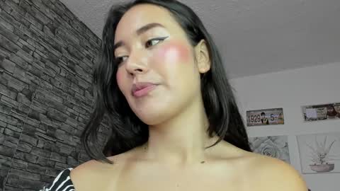 Snapshot of olivia22love chatting on January 30, 2025, 2:15 pm ..................................... 500 am- 1200 pm GMT-5 online show from January 30, 2025, 2:15 pm