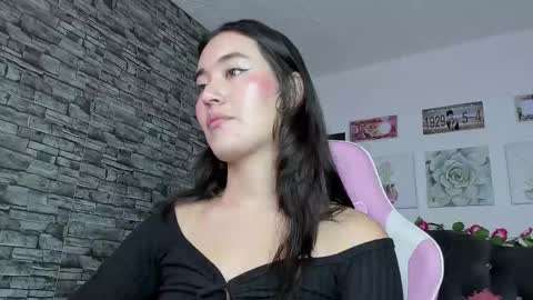 Snapshot of olivia22love chatting on February 10, 2025, 12:50 pm ..................................... 500 am- 1200 pm GMT-5 online show from February 10, 2025, 12:50 pm