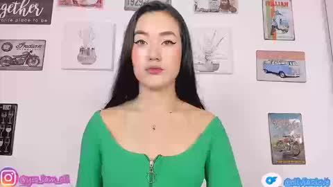 Snapshot of olivia22love chatting on September 25, 2025, 2:21 pm ..................................... 500 am- 1200 pm GMT-5 online show from September 25, 2025, 2:21 pm
