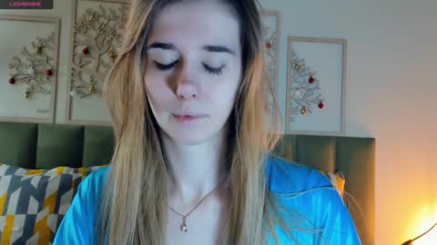 Olivia online show from December 23, 2024, 7:52 pm