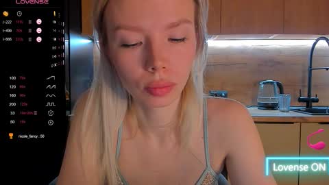 Snapshot of olivia_bells chatting on March 27, 2026, 10:31 pm Olivia 3 online show from March 27, 2026, 10:31 pm