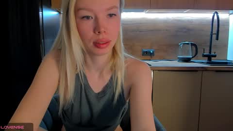 Snapshot of olivia_bells chatting on April 15, 2026, 9:48 pm Olivia 3 online show from April 15, 2026, 9:48 pm