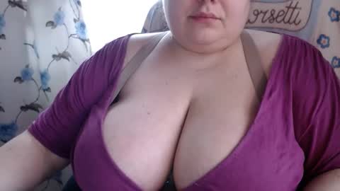 Olivia Gold online show from December 11, 2024, 7:42 am